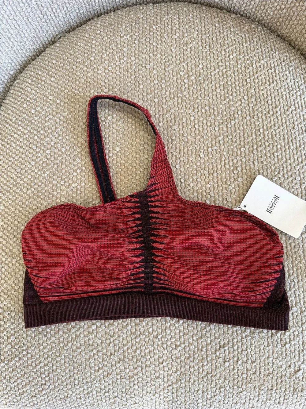 NWT Wolford Asymmetrical Seamless Knit Sports Bra Bralette Poppy Red Black Sz L